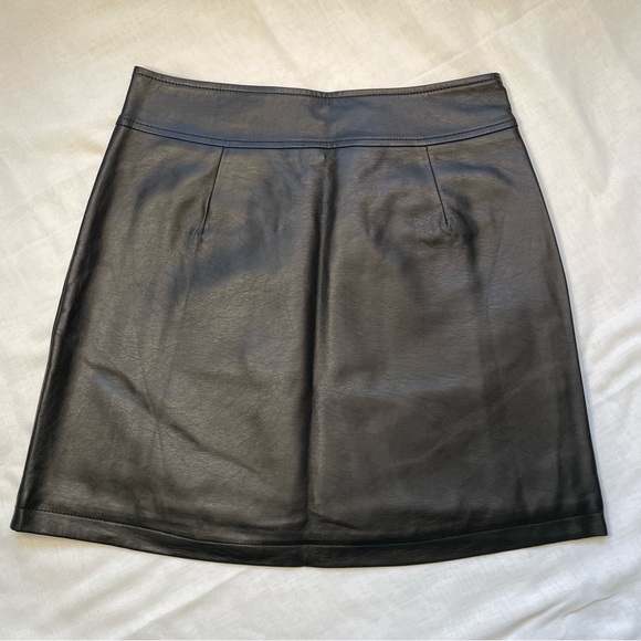 Hot Topic Harry Potter Knockturn Alley Faux Leather Zip Skirt - Picture 4 of 4